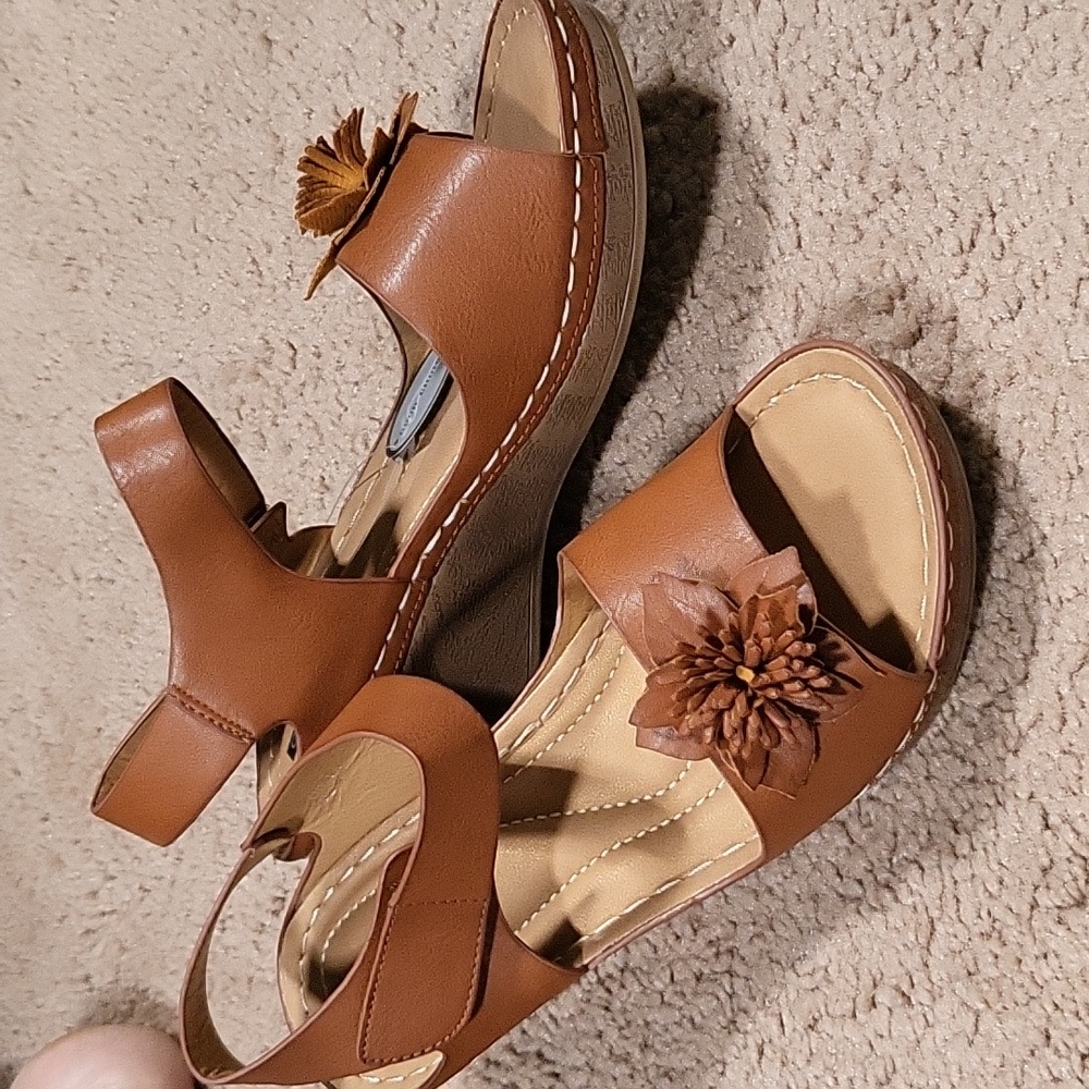 Good choice soft sandals